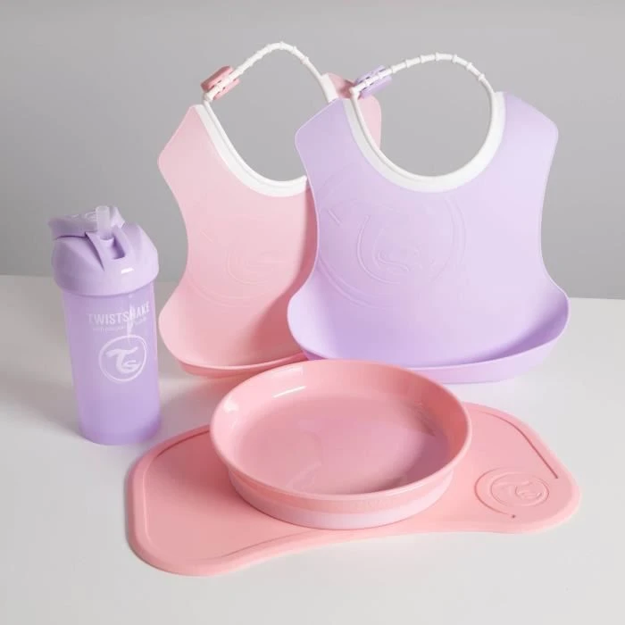 Twistshake Lot De Vaisselle - Bébé - 5 Pcs - 1x Set De Table - 1x Assiette - 2x Bavoir - 1x Gobelet -Plats De Sevrage - 6m+ - Rose 4 Twistshake Lot De Vaisselle - Bébé - 5 Pcs - 1x Set De Table - 1x Assiette - 2x Bavoir - 1x Gobelet -Plats De Sevrage - 6m+ - Rose – Image 2