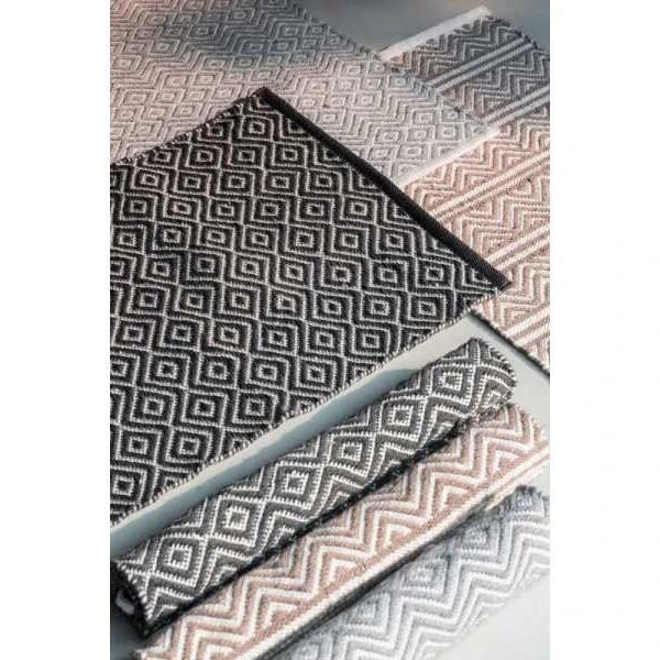 WENKO Tapis De Bain Shaki, Tapis Salle De Bain Antidérapant, En Bouteille Plastique Recyclée, Polyester, 50x80 Cm, Multicolore 6 WENKO Tapis De Bain Shaki, Tapis Salle De Bain Antidérapant, En Bouteille Plastique Recyclée, Polyester, 50x80 Cm, Multicolore – Image 4